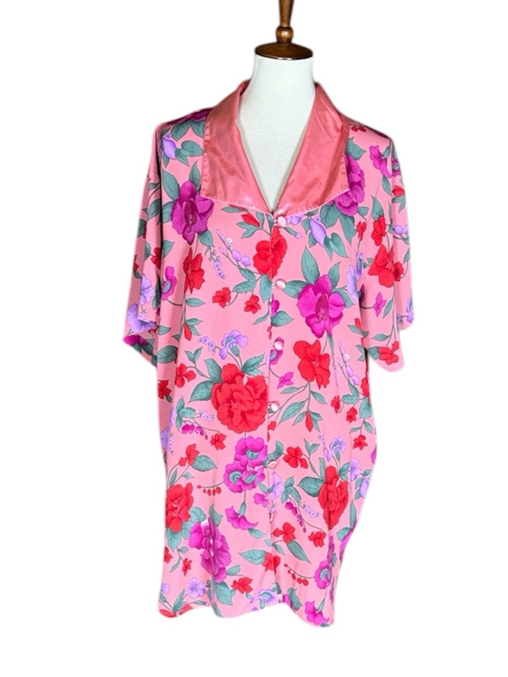 Vintage Victoria’s Secret nightshirt with floral print Size Medium / Large